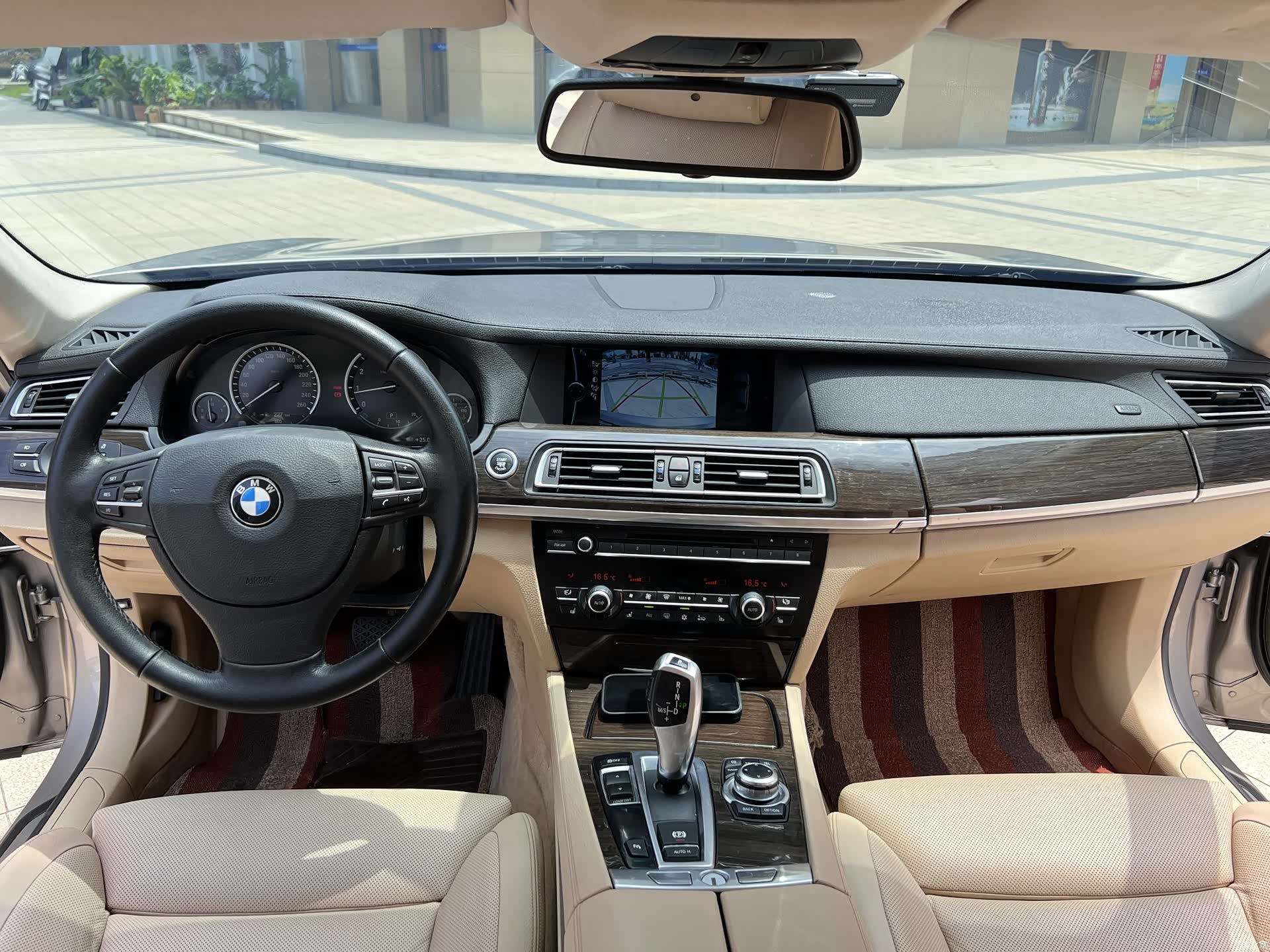 BMW 7 Series, 2010 6