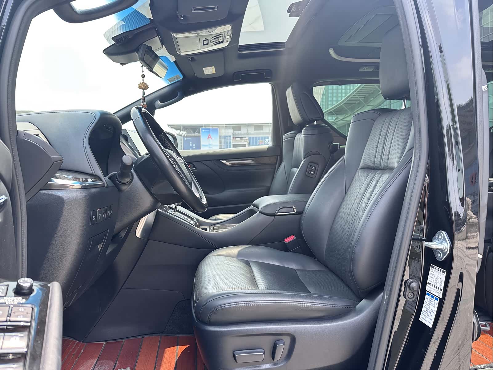 Toyota Vellfire, 2021 8