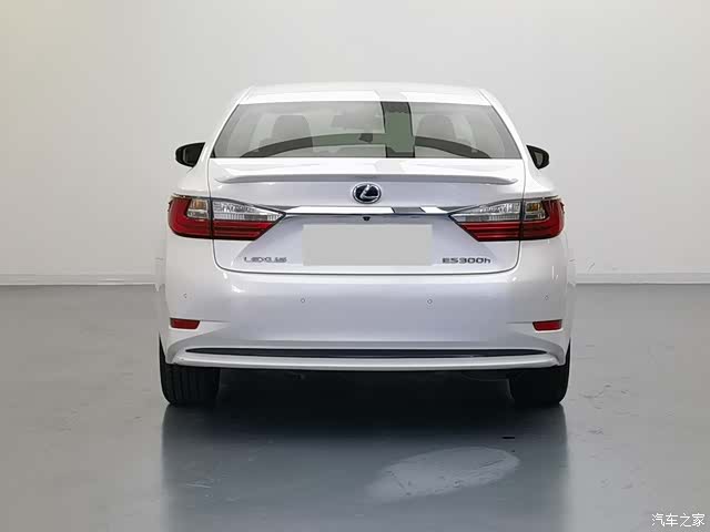 Lexus ES, 2017 12
