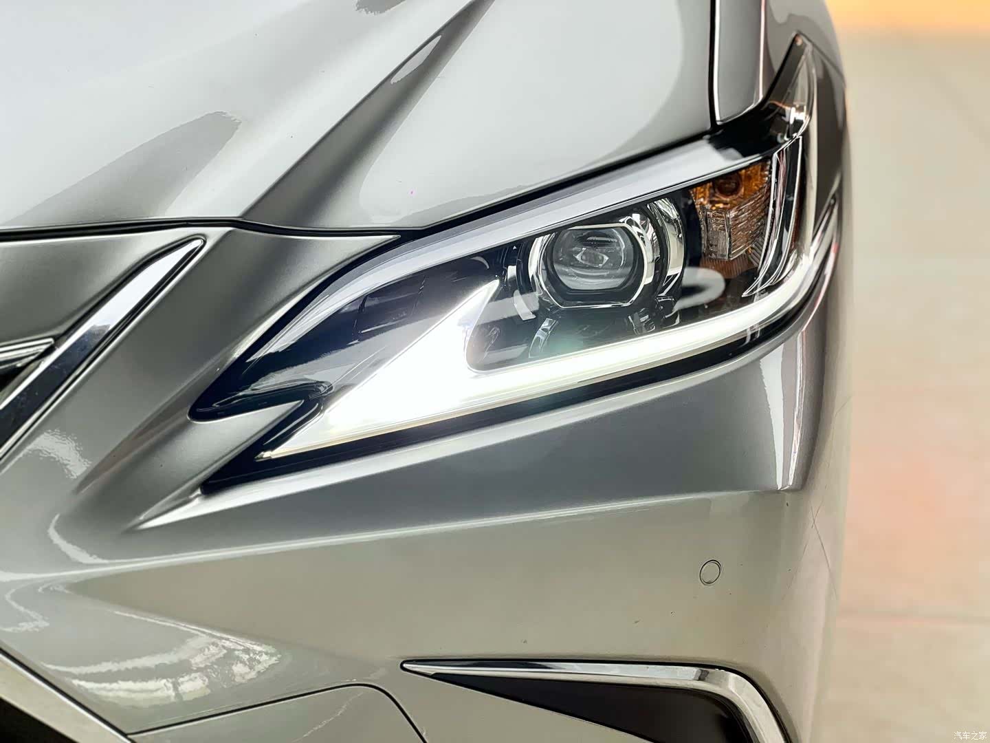 Lexus ES, 2023 17