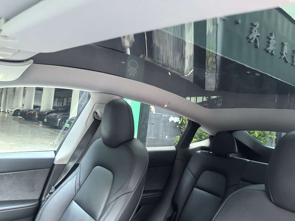 Tesla Model Y Tesla Model Y
