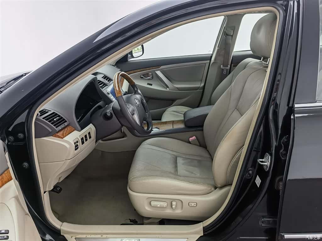Toyota Camry, 2011 10