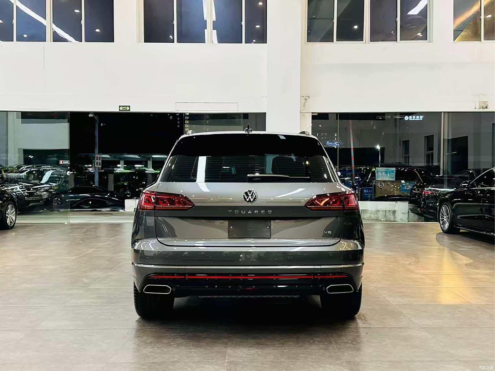 Volkswagen Touareg, 2023 все фото