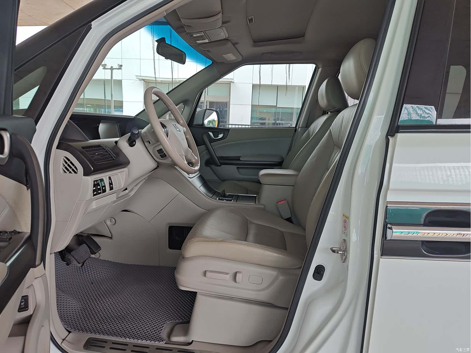 Honda Elysion, 2015 7