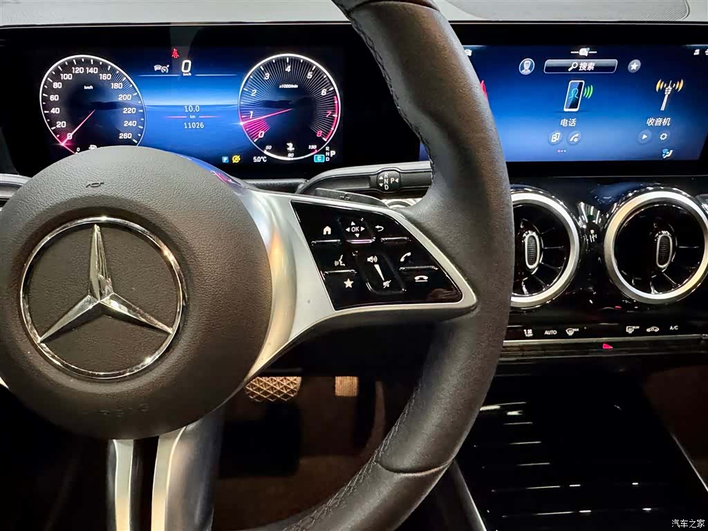 Mercedes-Benz GLB, 2025 26