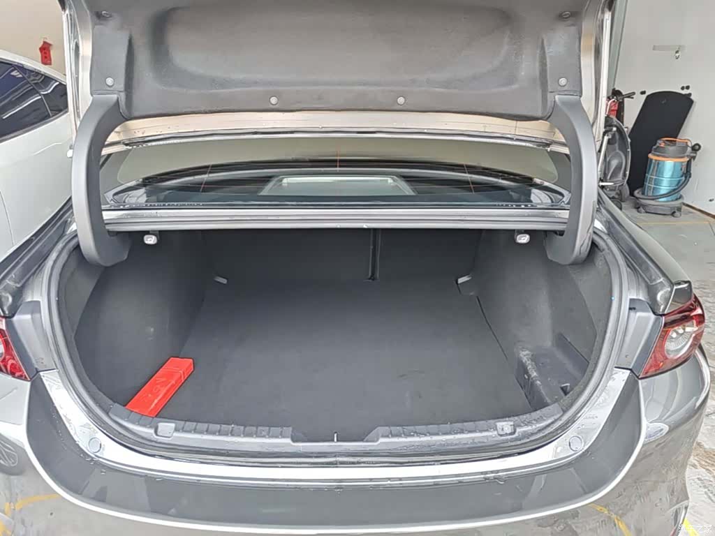 Mazda Mazda3, 2023 19