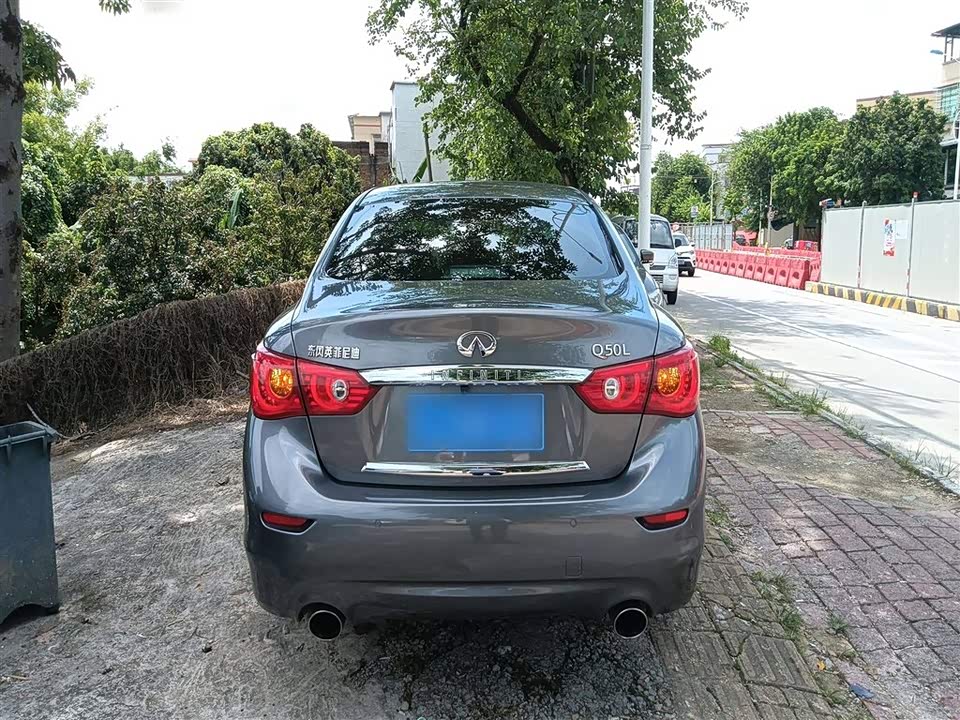 Infiniti Q50L