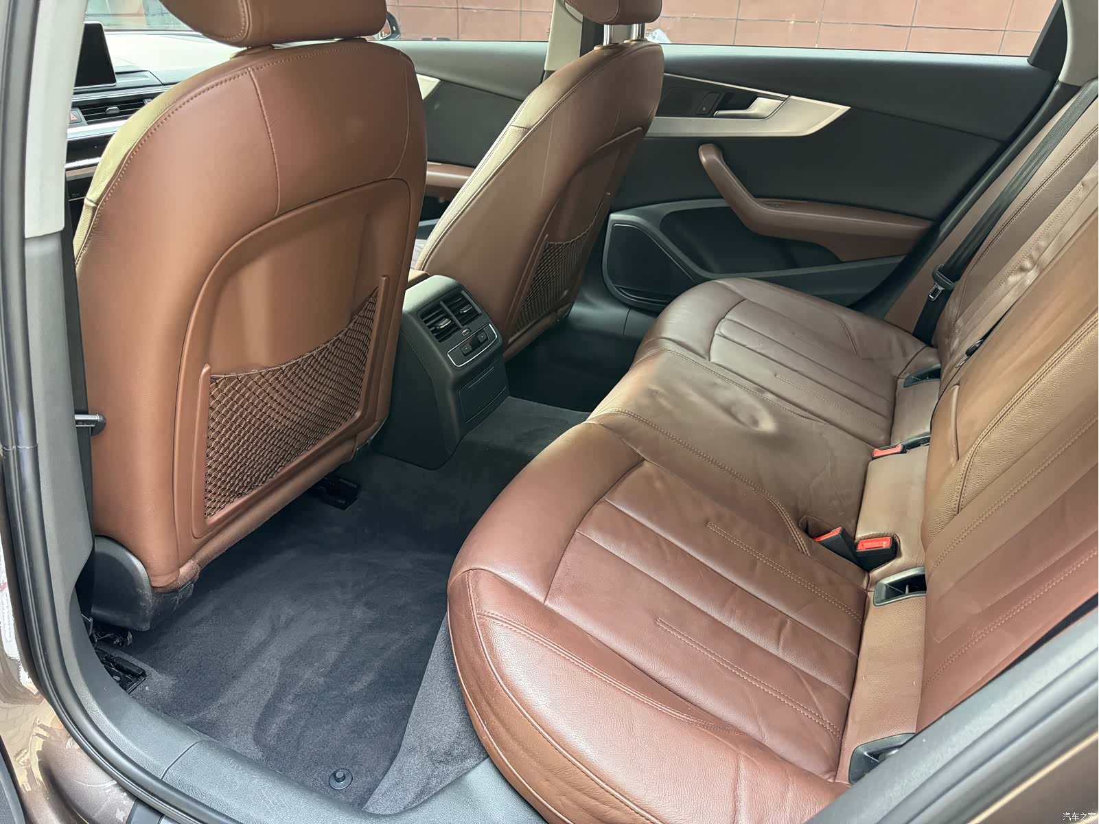 Audi A4L, 2018 8