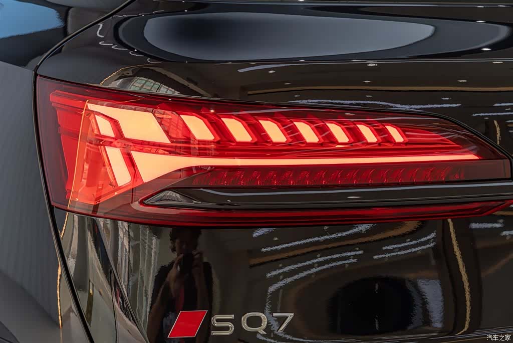 Audi Q7, 2025 23