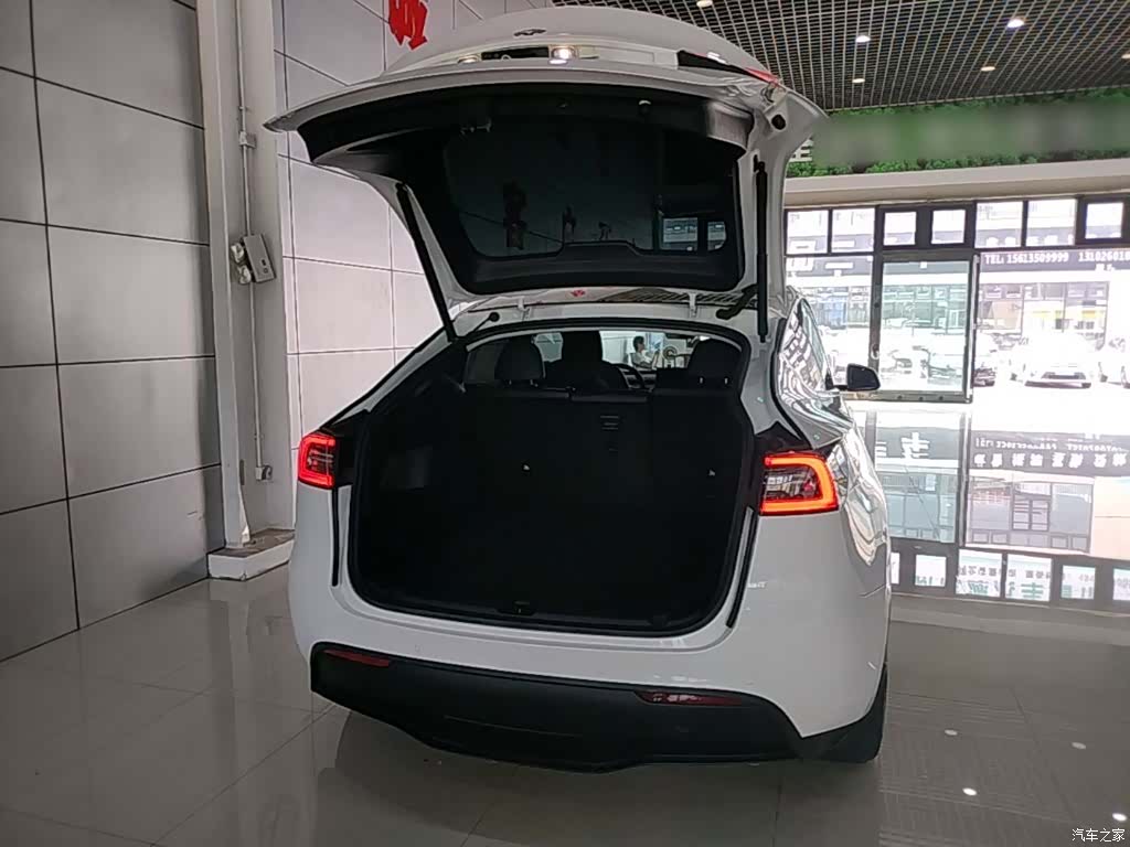 Tesla Model Y, 2021 19
