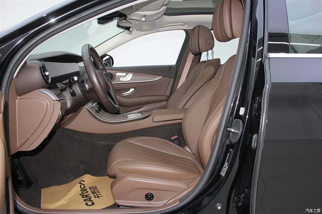 Mercedes-Benz E-Class, 2023 23