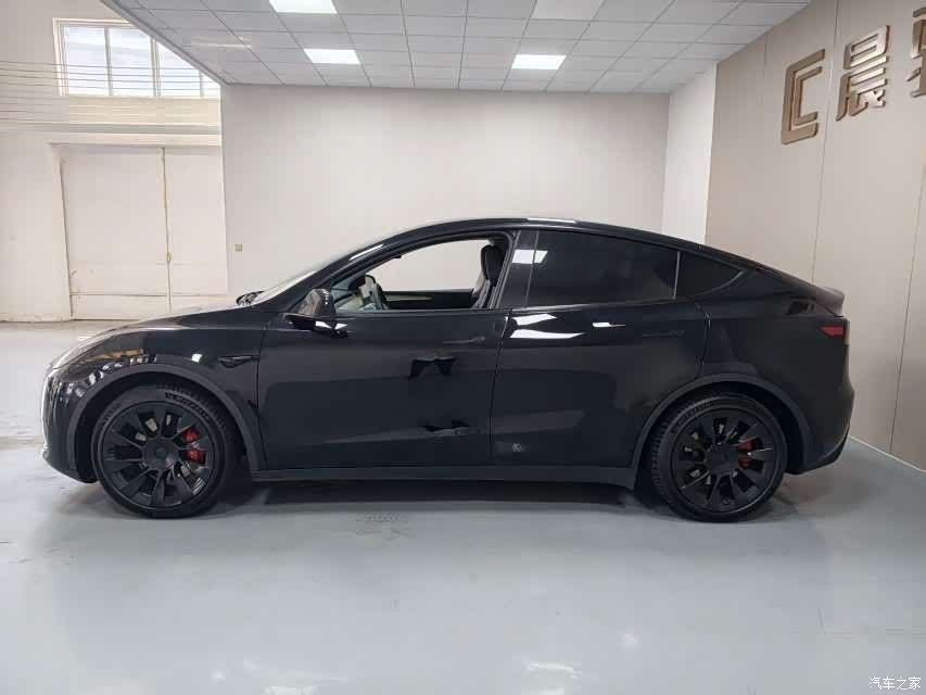 Tesla Model Y, 2023 7