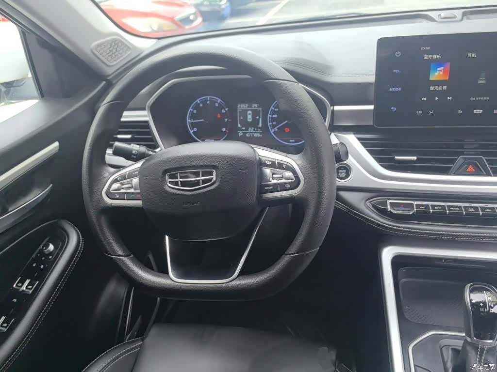 Geely X6, 2021 11