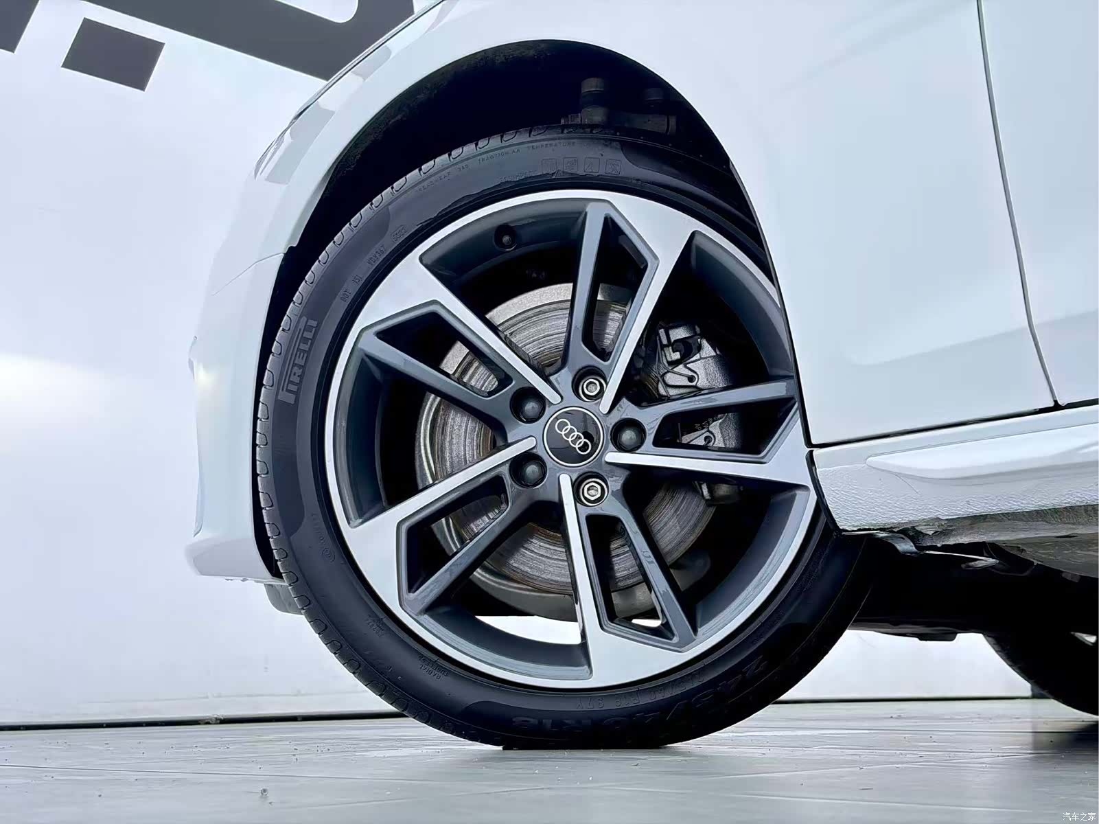 Audi A4L, 2024 19