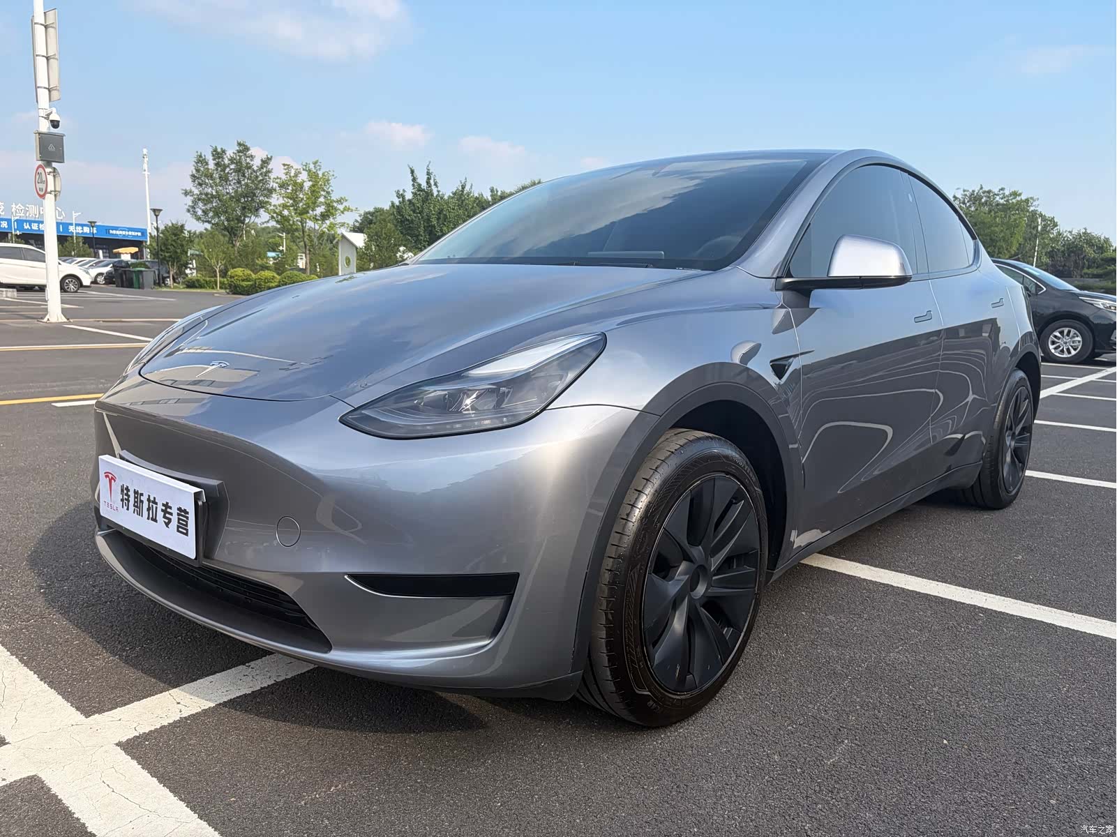 Tesla Model Y, 2025 2