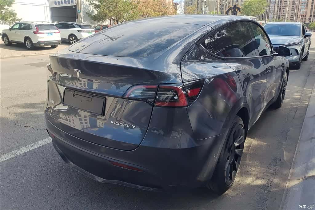 Tesla Model Y, 2023 3