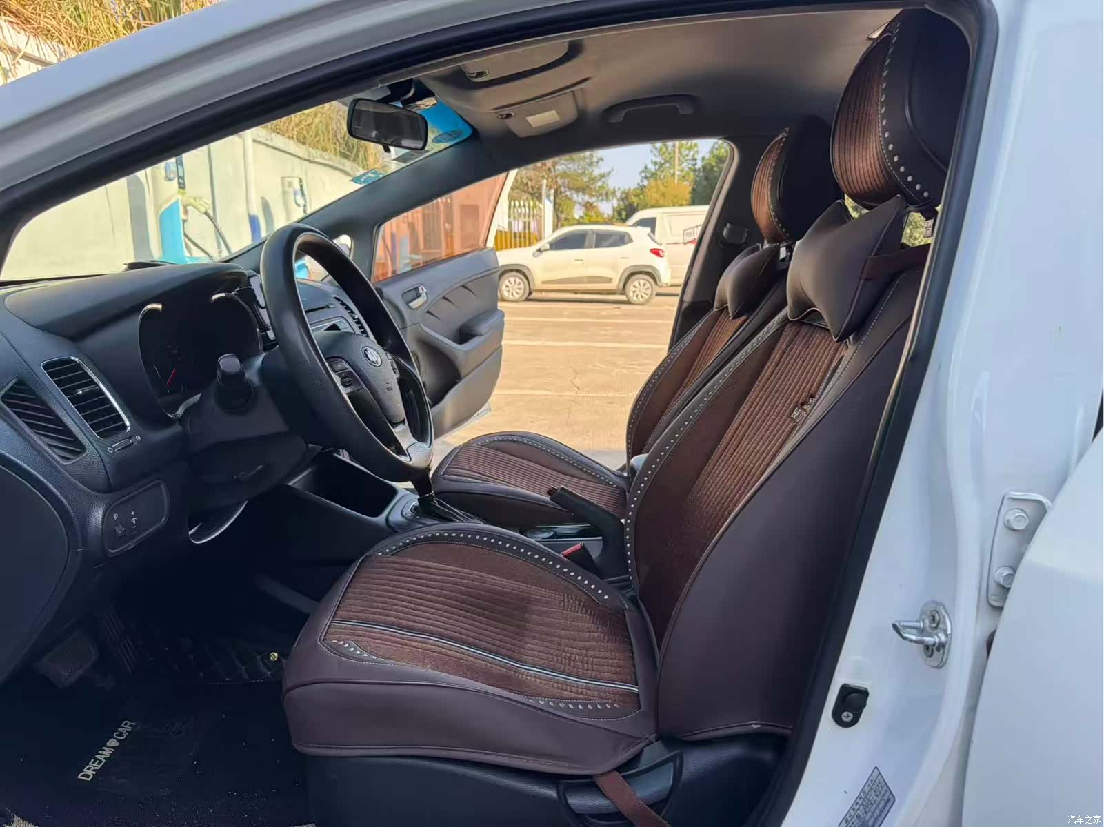 Kia K3, 2013 10