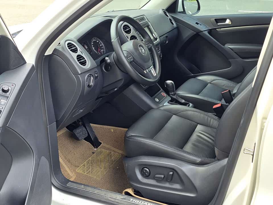 Volkswagen Tiguan Volkswagen Tiguan