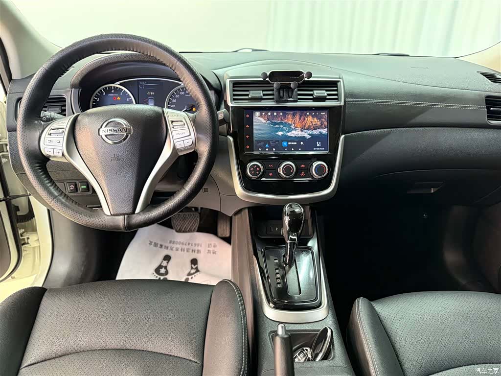 Nissan Tiida, 2022 12