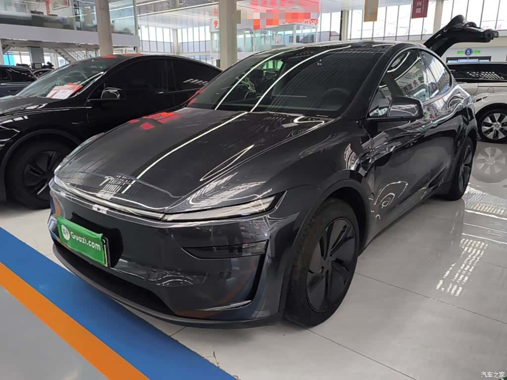 Tesla Model Y, 2025 1