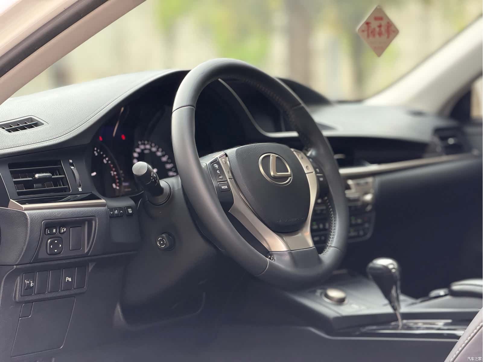 Lexus ES, 2014 7