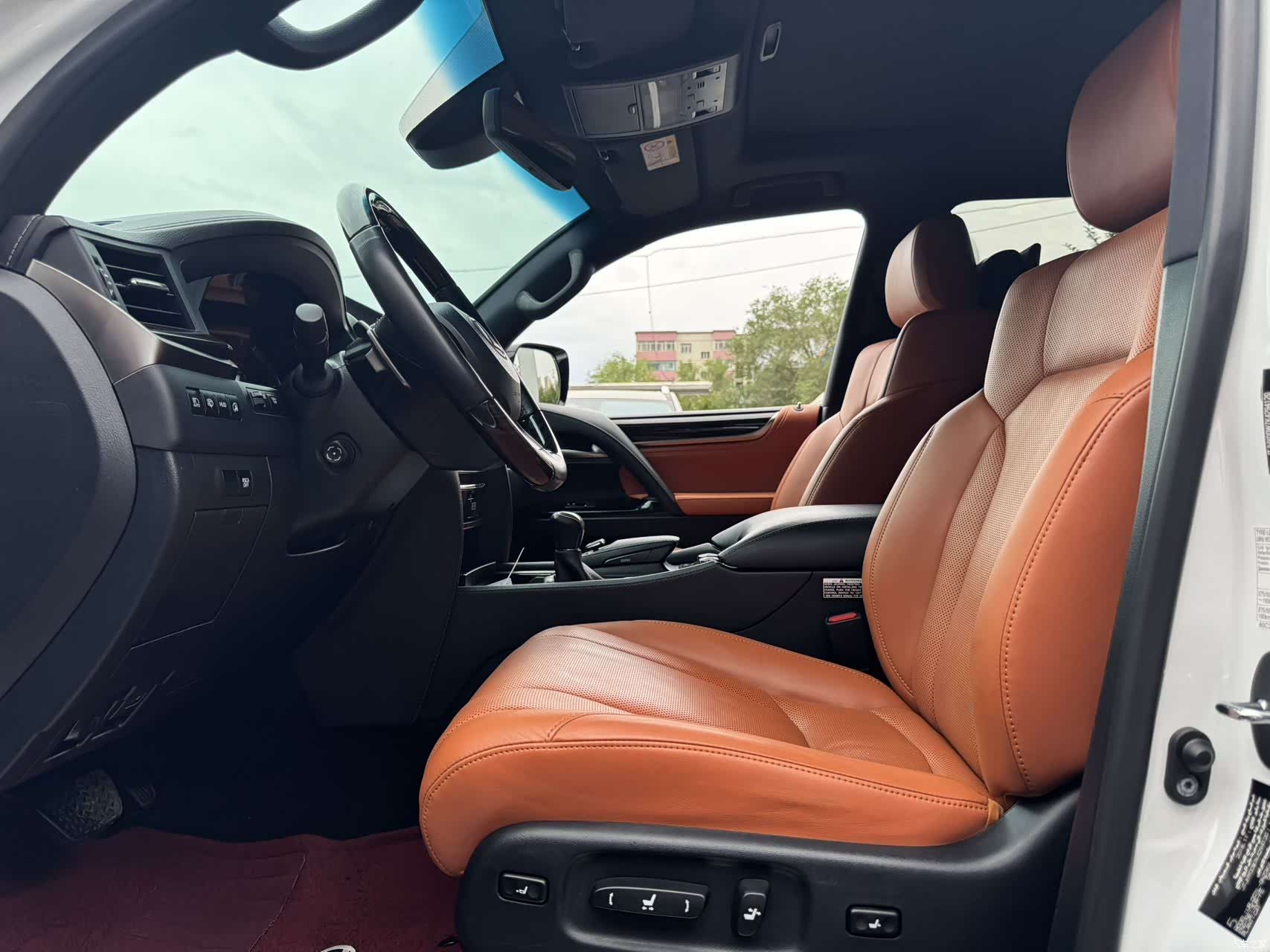 Lexus LX, 2020 8