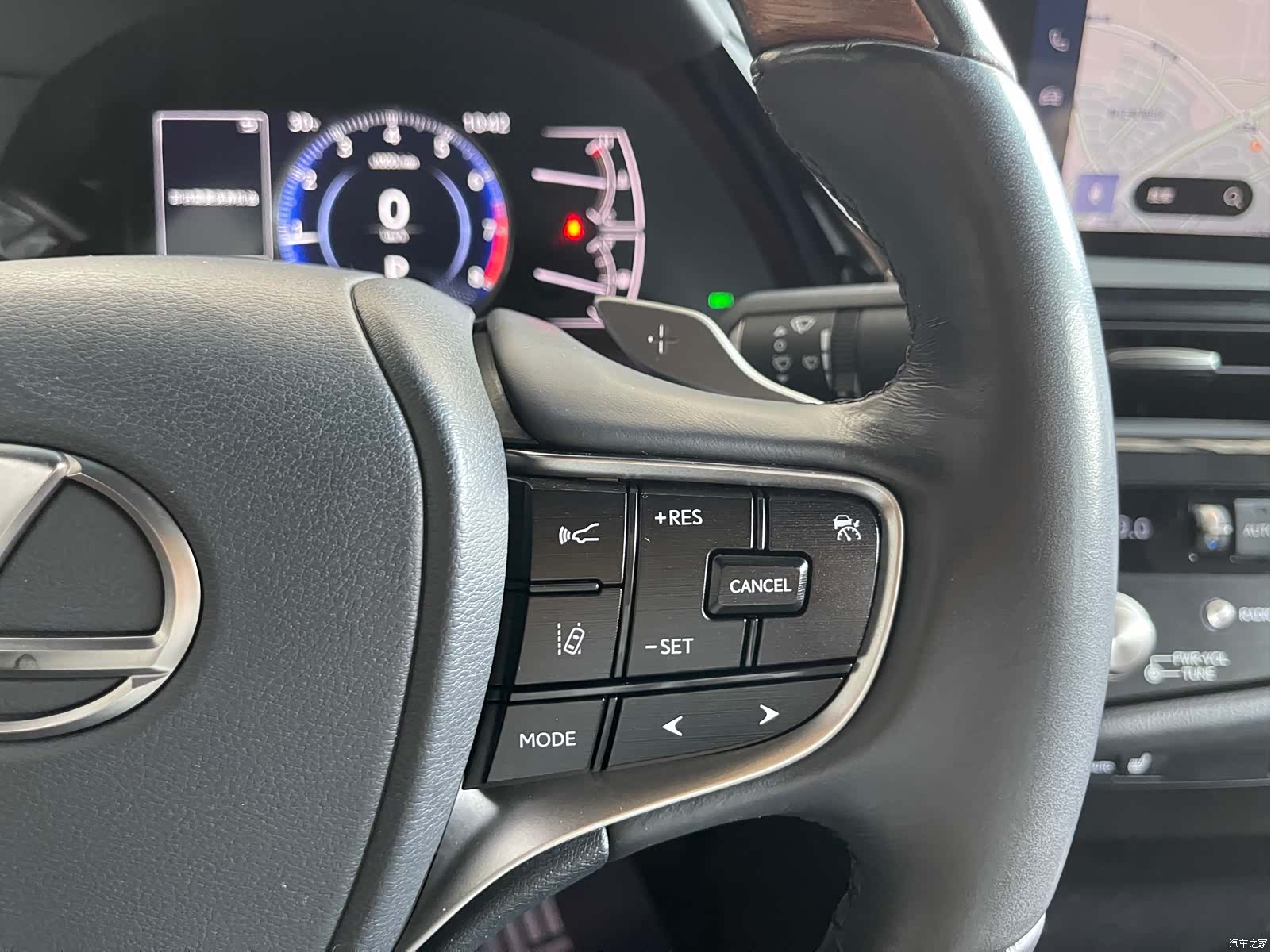 Lexus ES, 2023 16