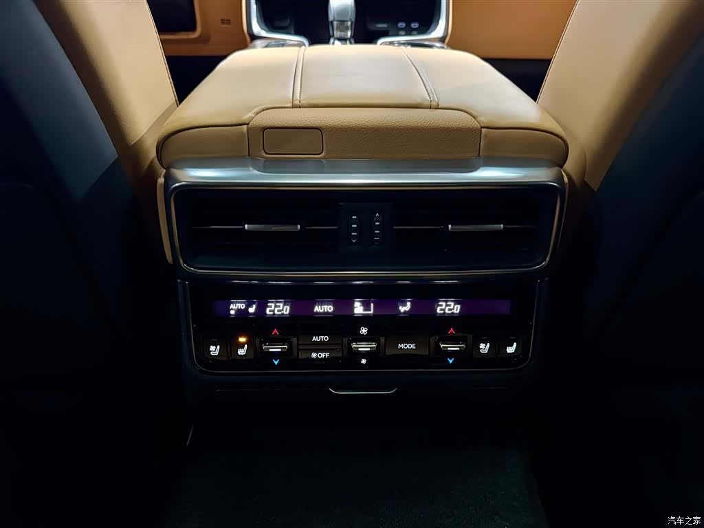 Lexus LX, 2025 28