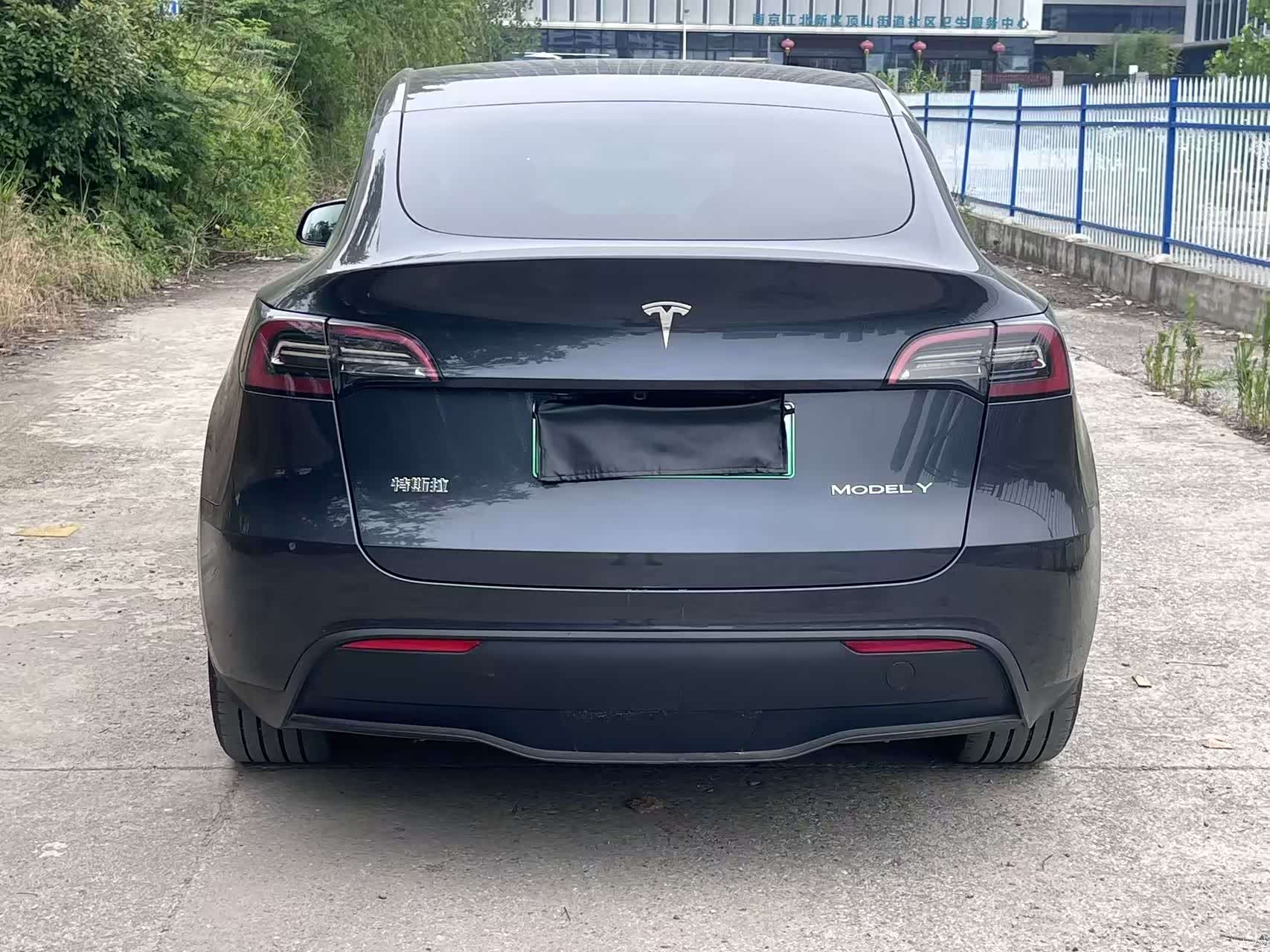 Tesla Model Y, 2024 14