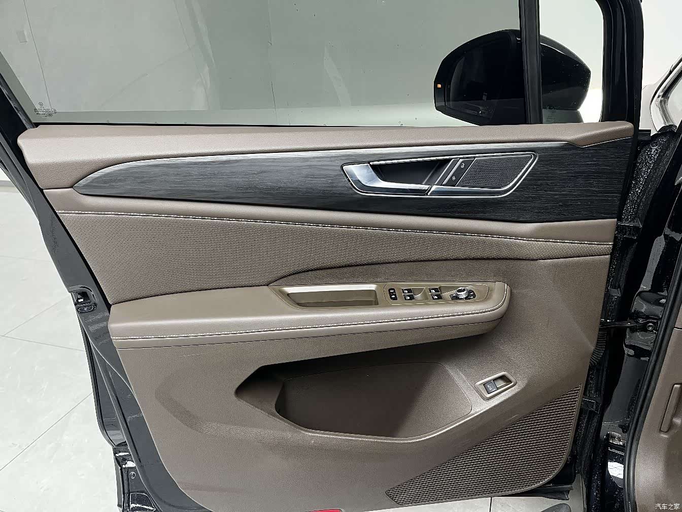 Volkswagen Viloran, 2025 12