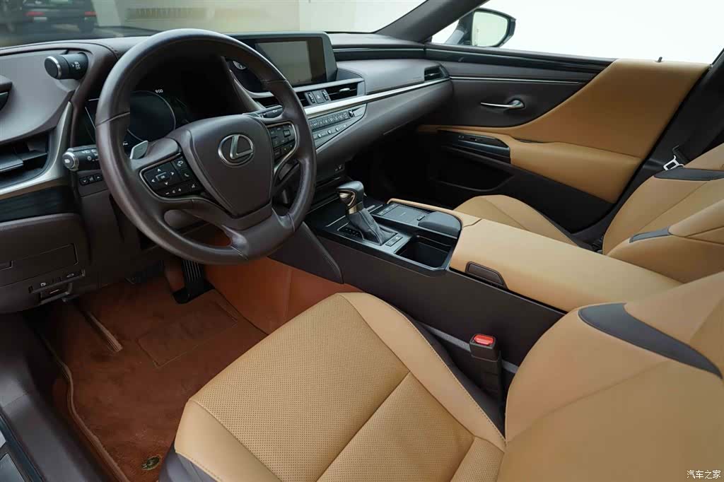 Lexus ES, 2021 10