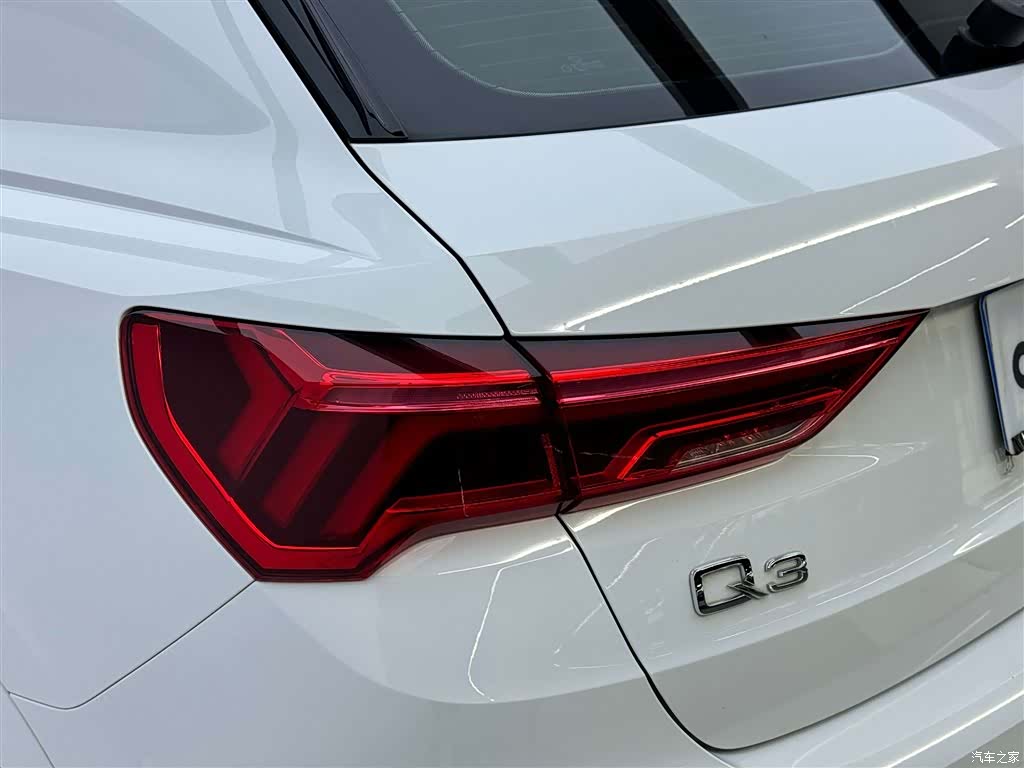 Audi Q3, 2023 10