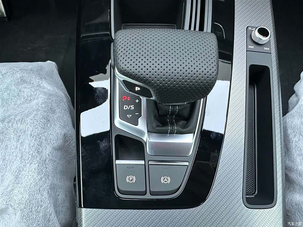 Audi Q5L, 2024 14