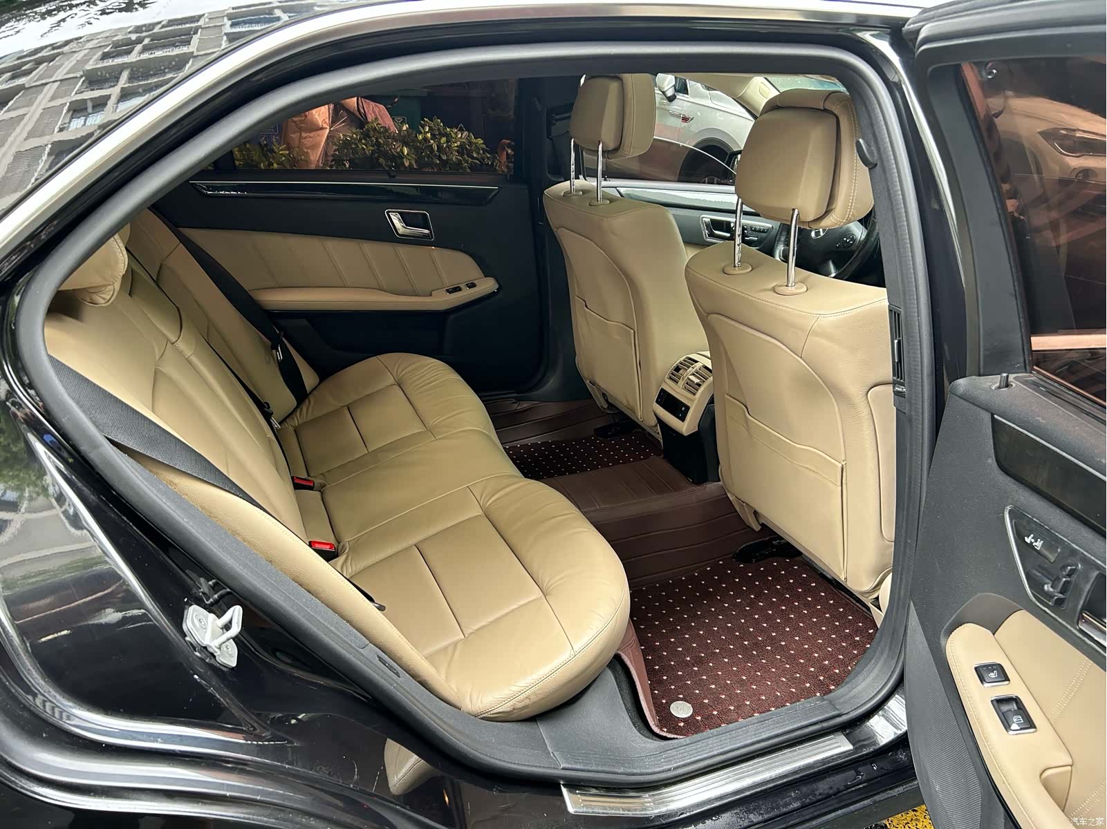 Mercedes-Benz E-Class, 2012 16
