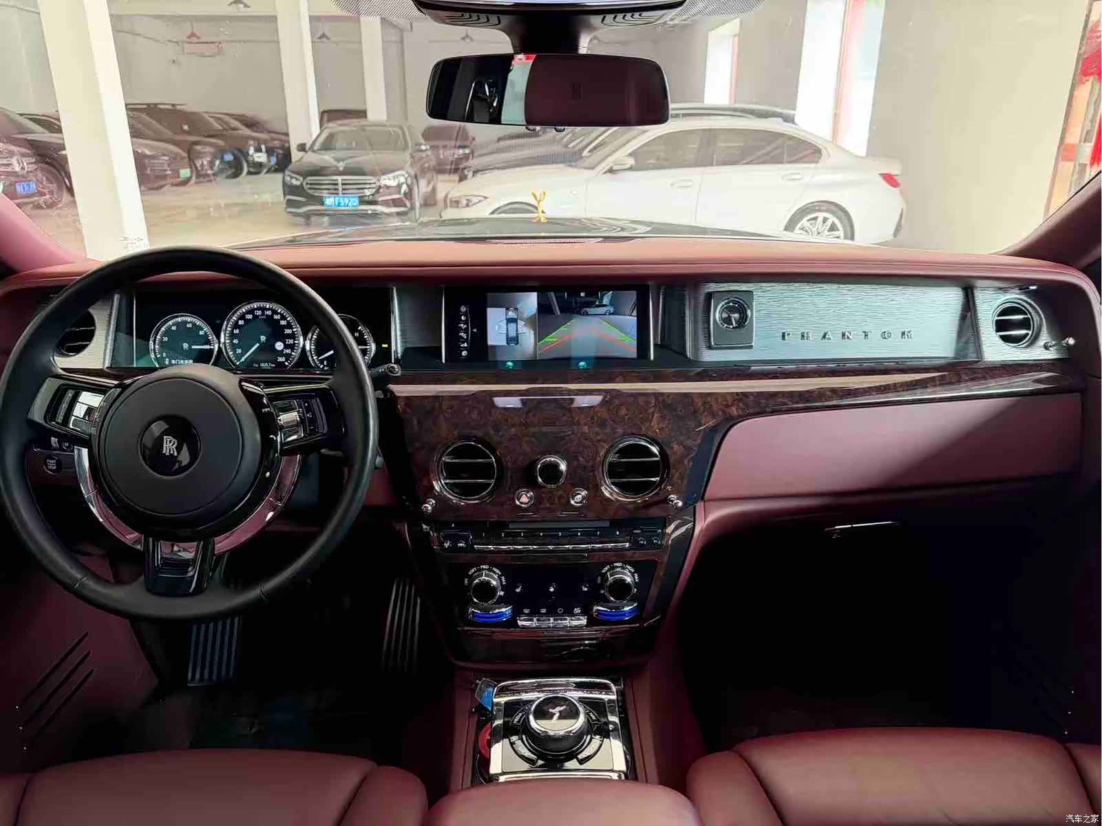 Rolls-Royce Phantom, 2023 9