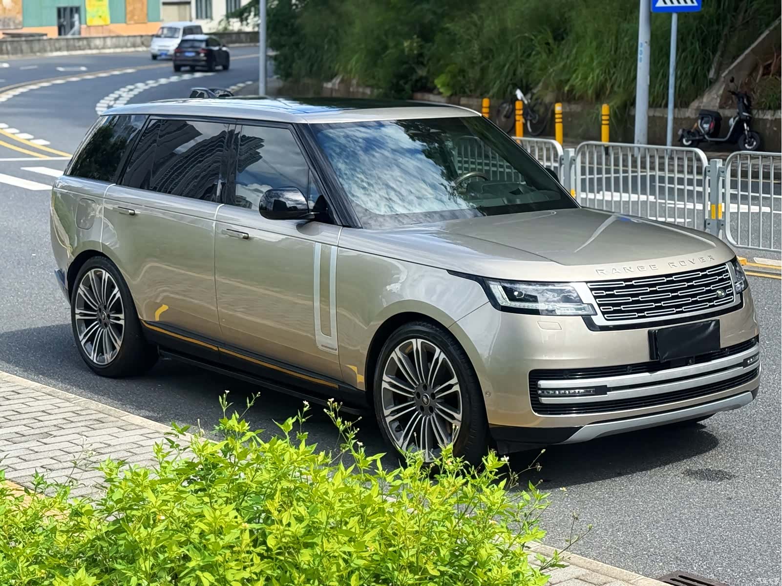 Land Rover Range Rover, 2024 3