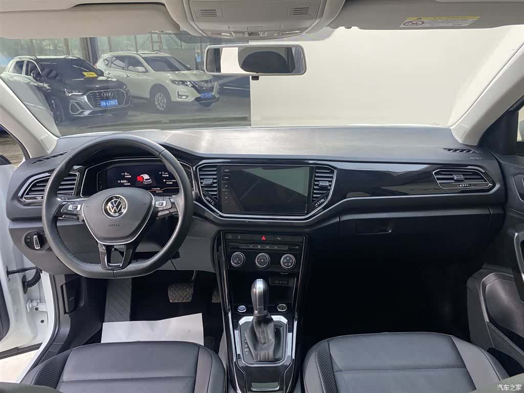 Volkswagen T-ROC, 2023 8