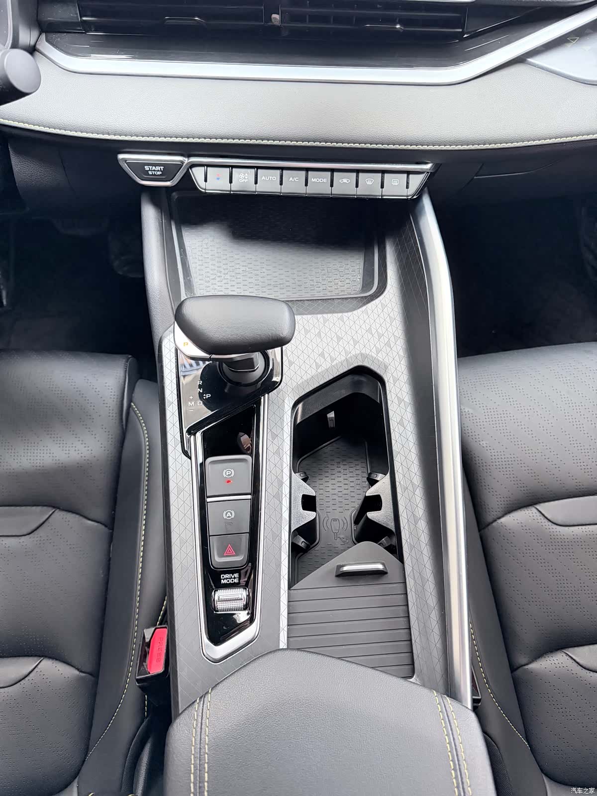 Geely Coolray, 2024 9