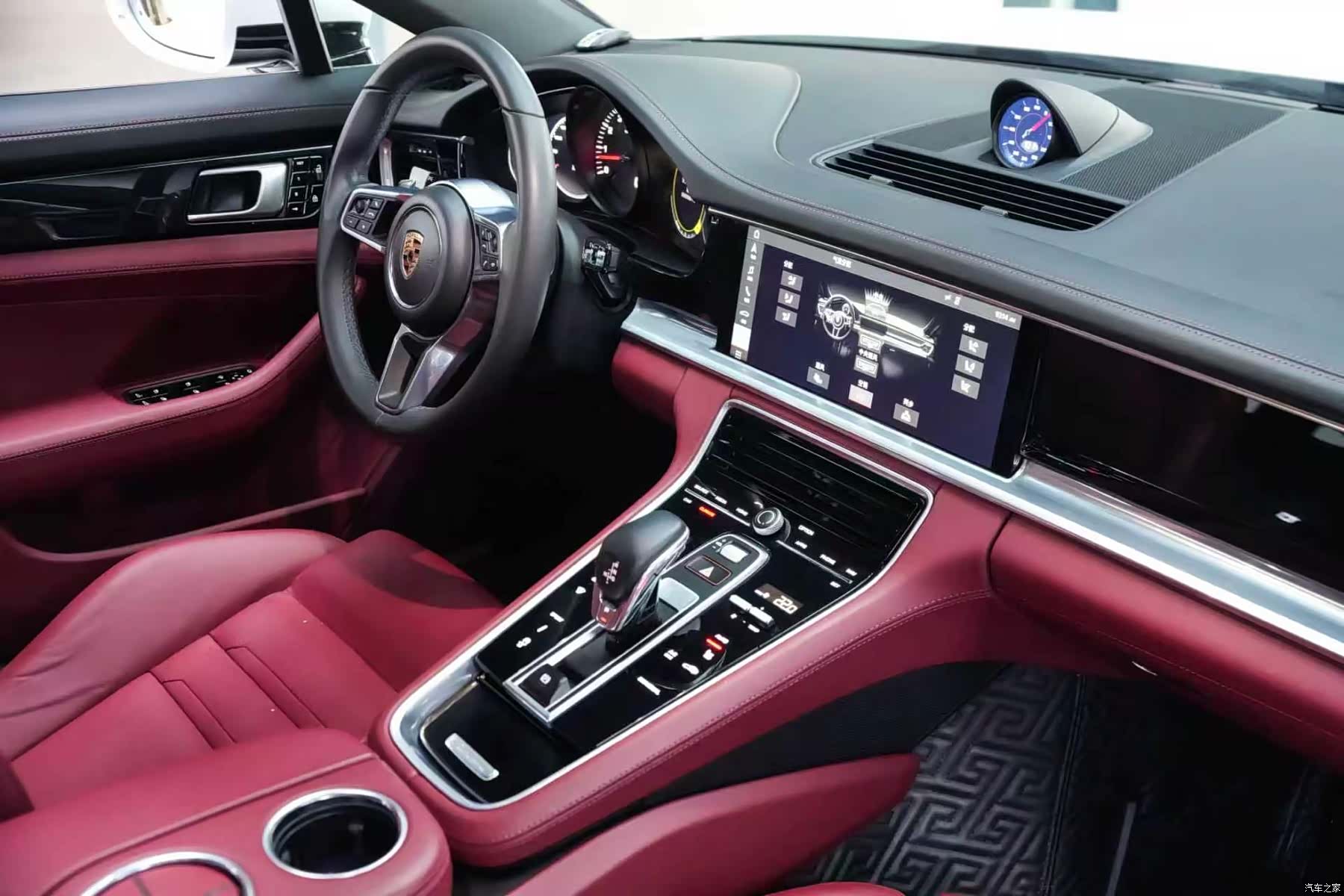 Porsche Panamera, 2019 все фото