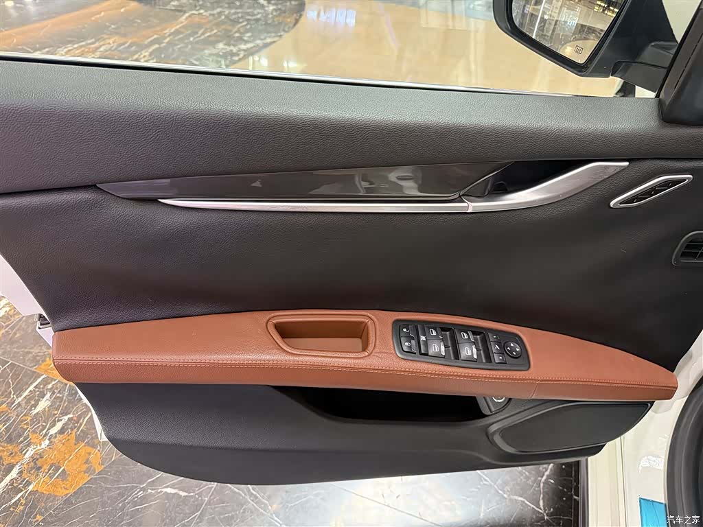 Maserati Ghibli, 2015 12