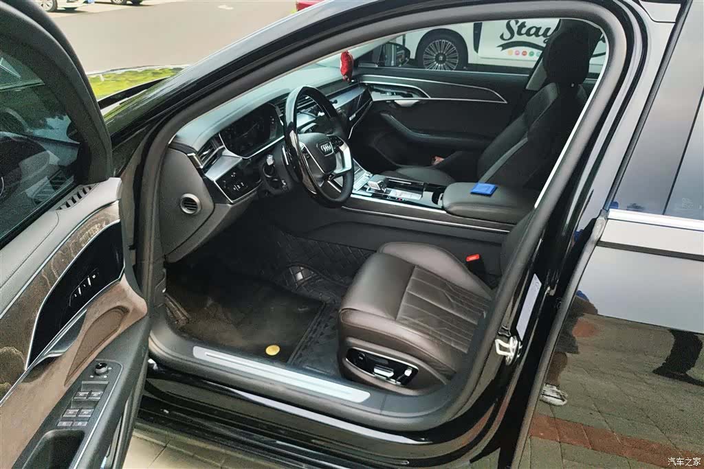 Audi A8L, 2024 9