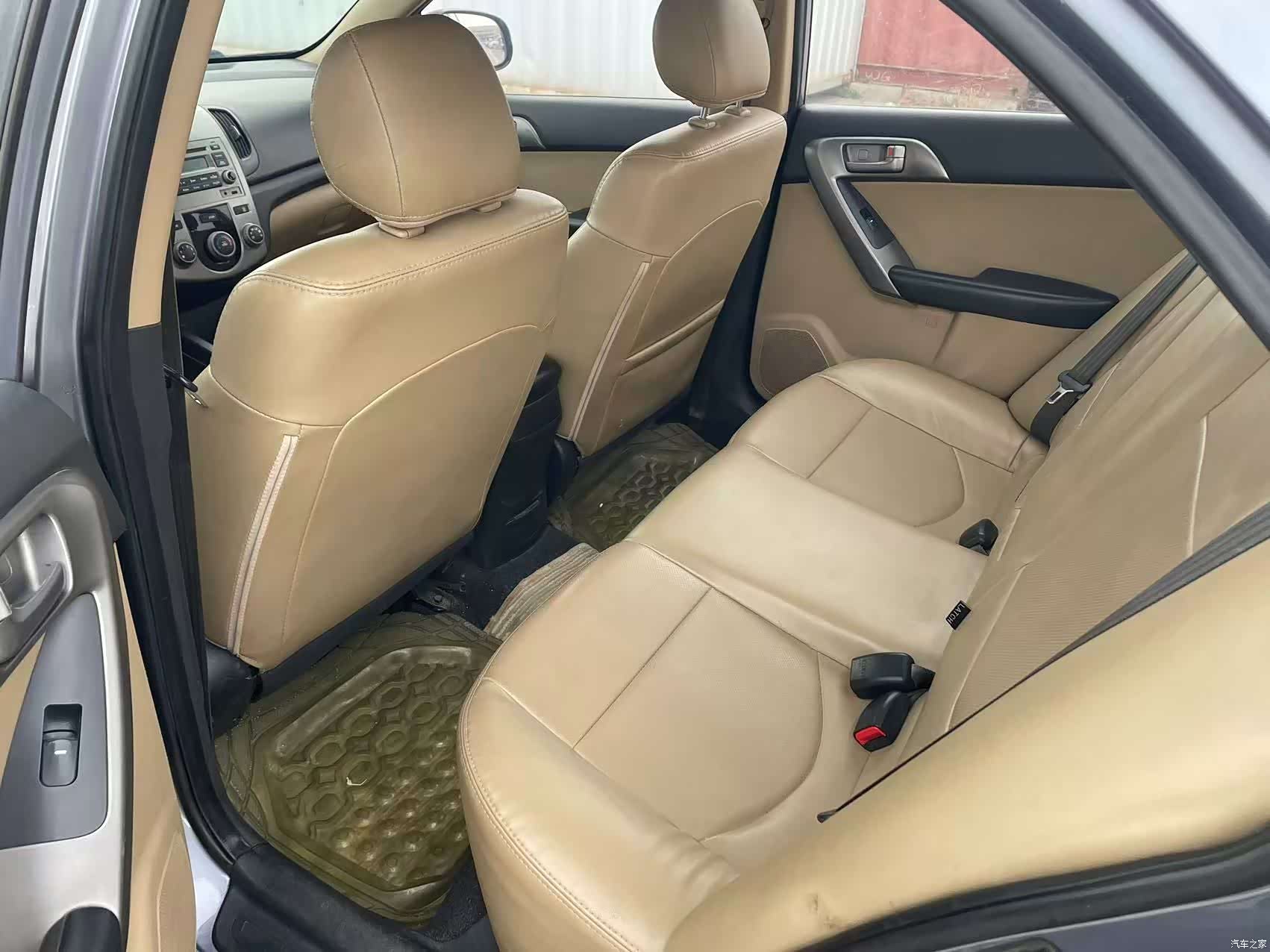 Kia GLS, 2011 8