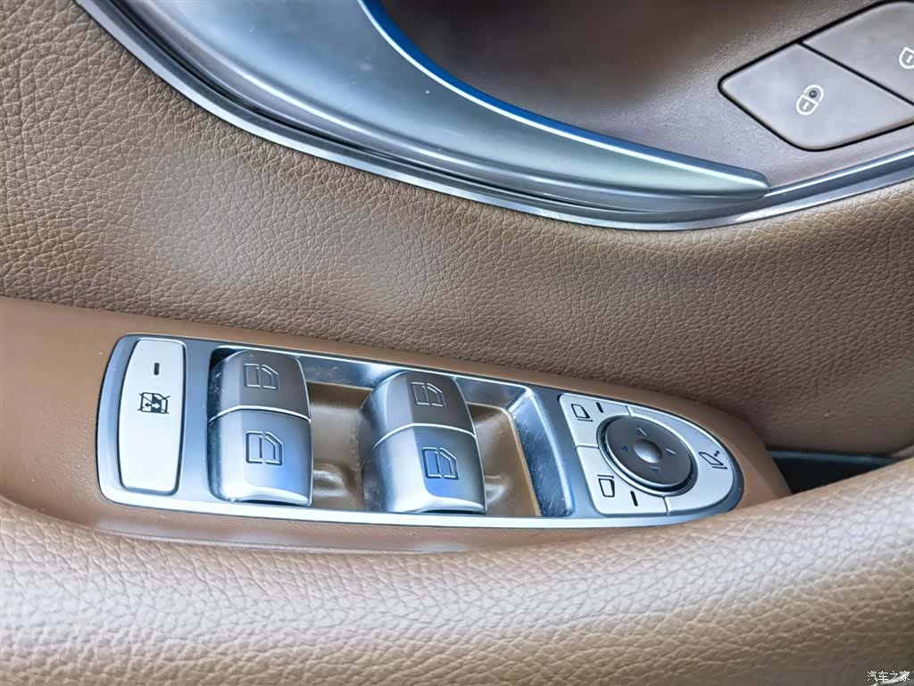 Mercedes-Benz E-Class, 2021 35