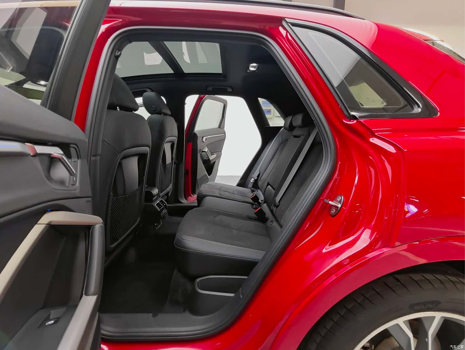 Audi Q3, 2023 10