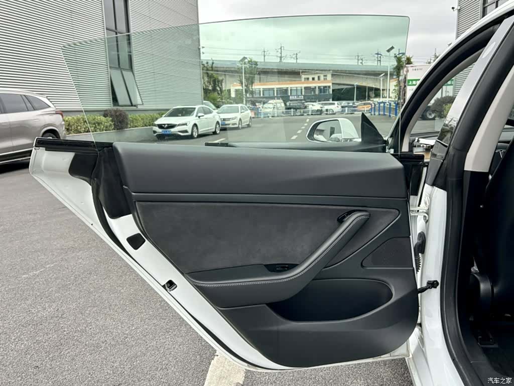 Tesla Model 3, 2020 16