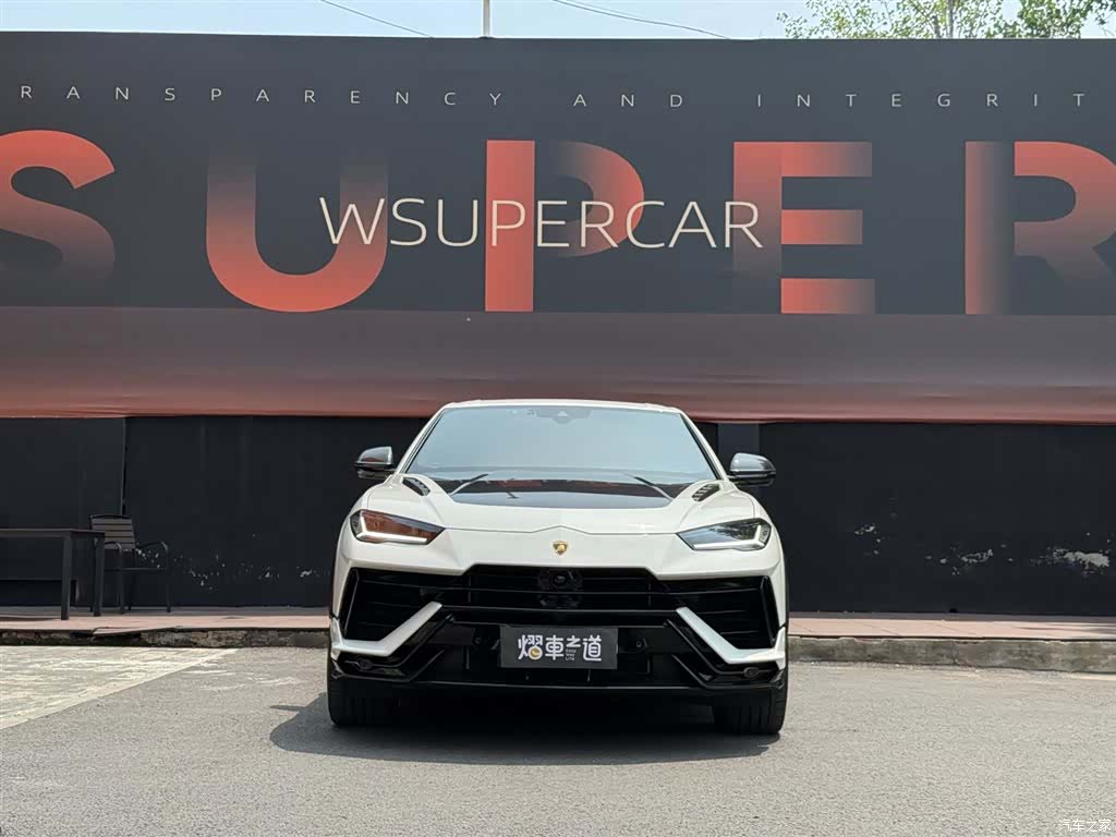 Lamborghini Urus, 2024 2