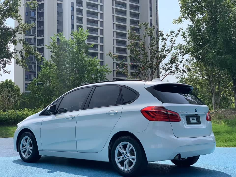 BMW 2 series station wagon