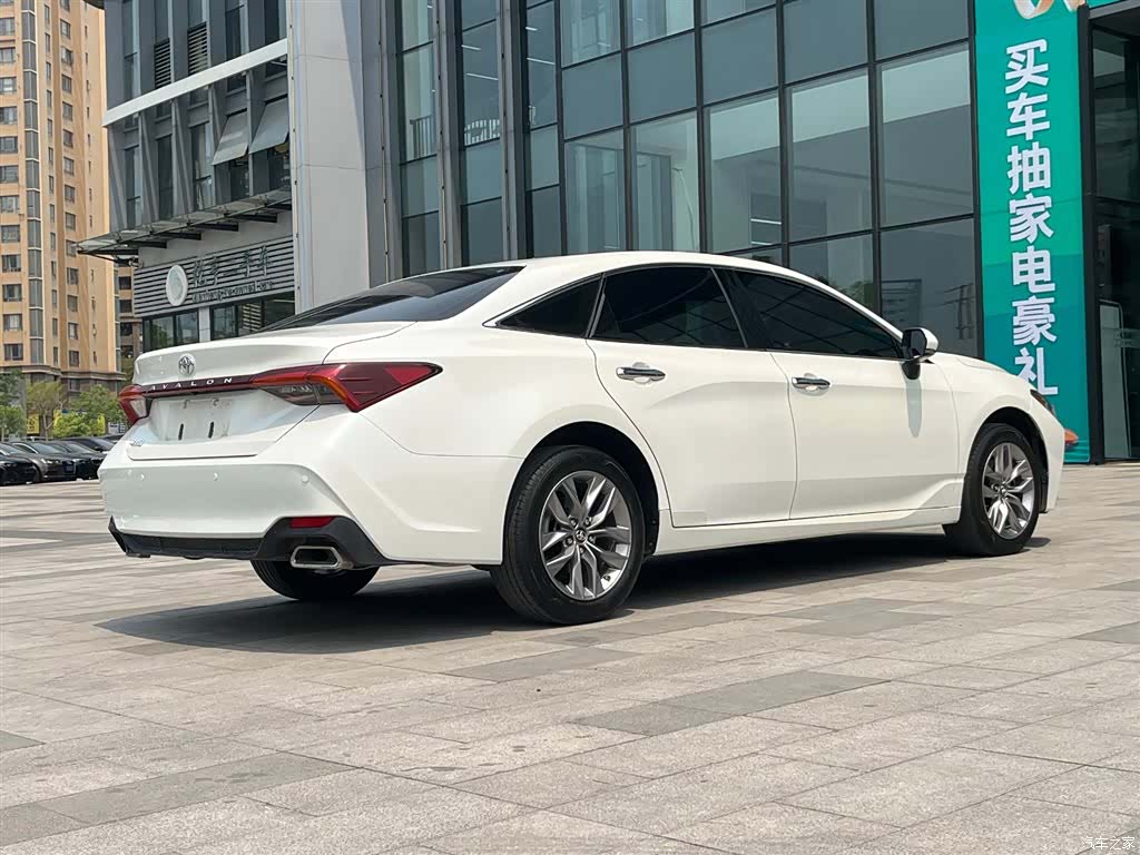Toyota Avalon, 2020 4