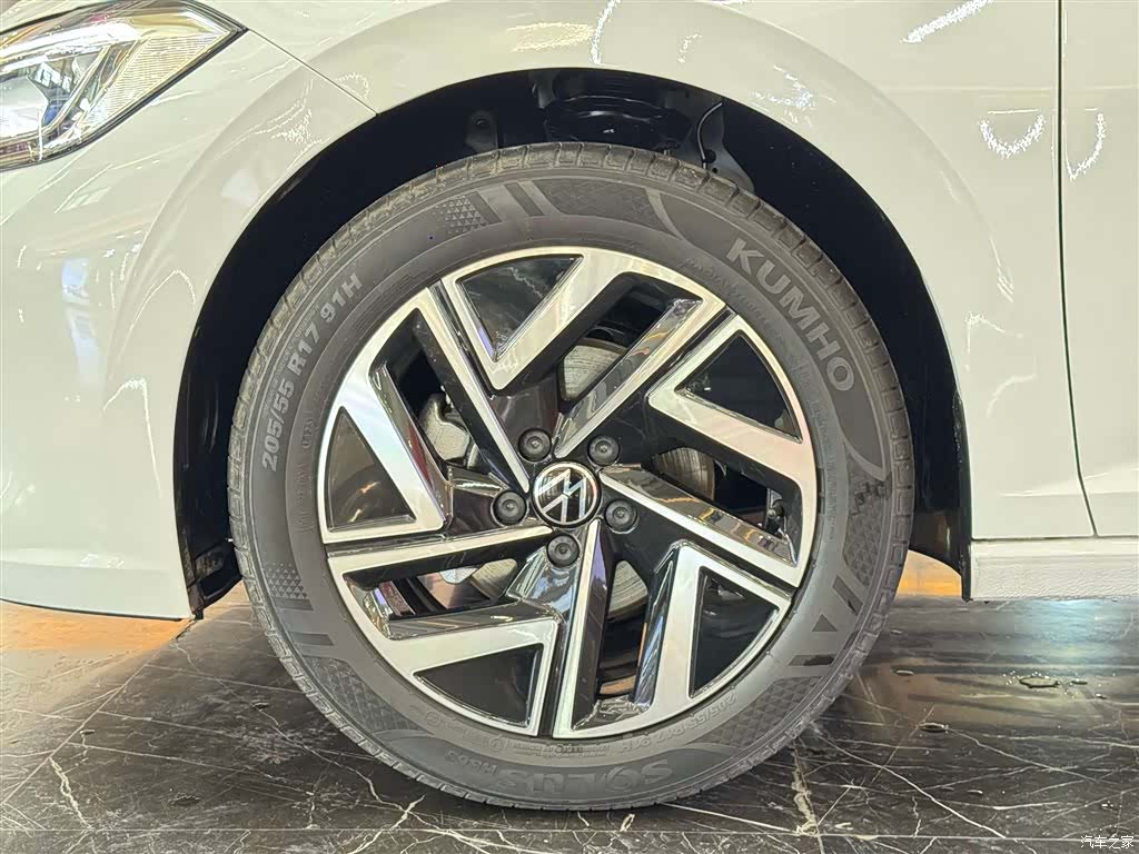 Volkswagen Sagitar, 2025 10