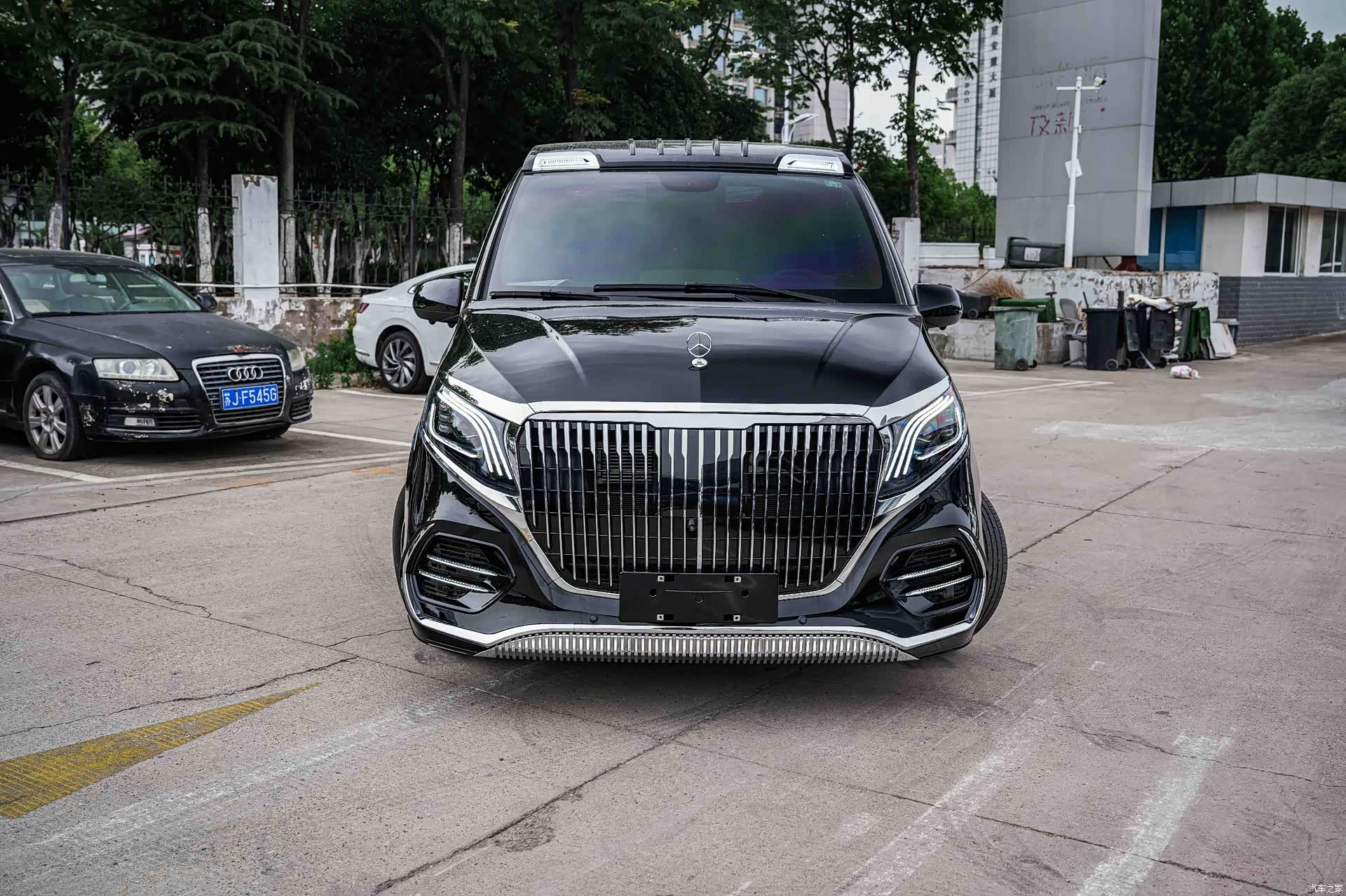 Mercedes-Benz 7, 2023 3